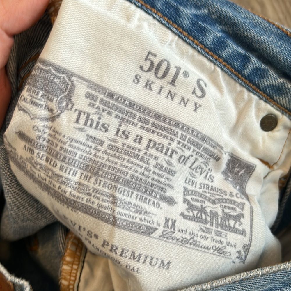 CLASSIC LEVIS 501 HIGH RISE SKINNY JEANS WITH DISTRESSING SIZE 26 - Picture 8 of 11